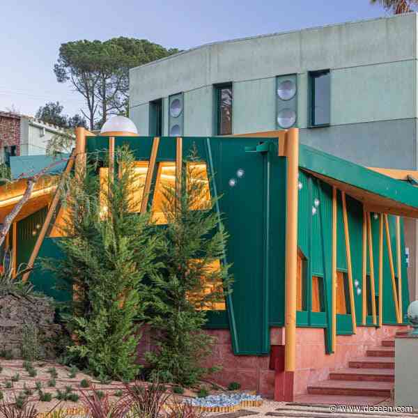 MIAS references spider anatomy for foyer of Spanish healthcare centre