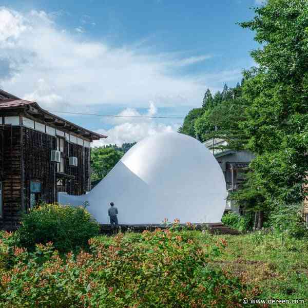 MAD adds giant bubble to century-old Japanese house