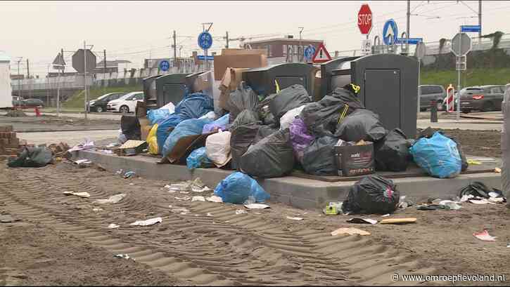 Almere - Almere ruimt 200 afvaldumpingen per dag op, 'Zeer teleurstellend'