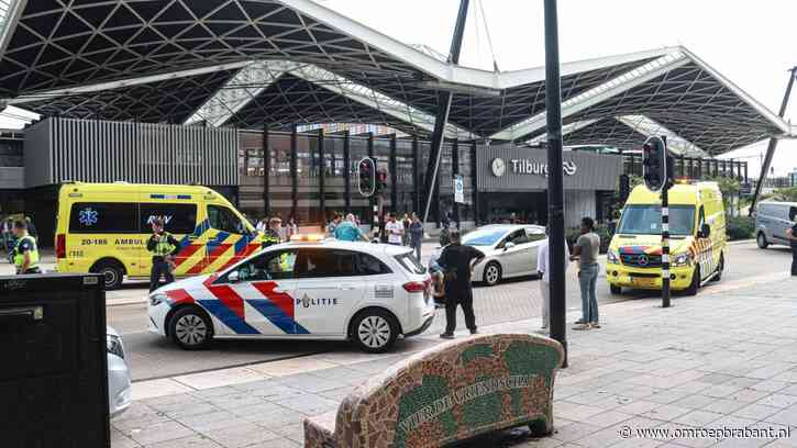 Vrouwen aangereden door taxi die stoplicht over het hoofd ziet
