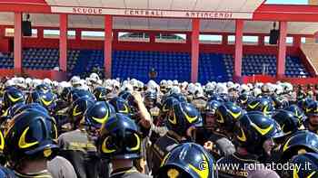 Svenimenti e malori tra gli allievi dei vigili del fuoco. E per il refrigerio usato un mezzo sottratto ai soccorsi