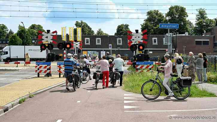 Spoorwegovergangen Oisterwijk weer open, defecte trein verplaatst