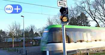 Linie 4: Frau läuft vor die Stadtbahn in Hannover und erleidet Kopfverletzung