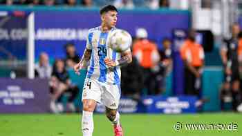 Mitspieler kritisiert Fernandez: FIFA und FC Chelsea untersuchen Argentiniens rassistische Gesänge