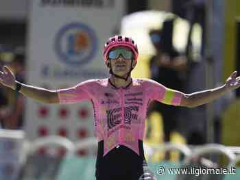 Tour, stavolta la fuga ce la fa: vince Carapaz. Pogacar ed Evenepoel attaccano Vingegaard