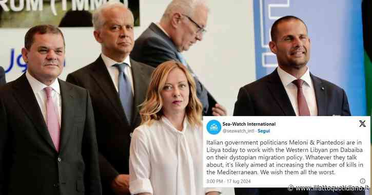 Meloni in Libia per discutere di migranti, Sea-Watch: “Auguriamo tutto il peggio”. La premier: “Lavoriamo per fermare gli scafisti”