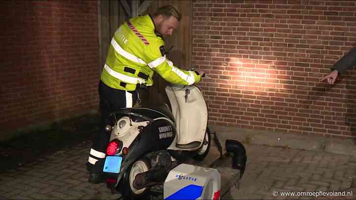 Urk - Burgemeester Urk dreigt met boete van 1.500 euro vanwege aanhoudende scooteroverlast