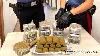 Nell'auto con sei chili e mezzo di hashish, fermati due corrieri