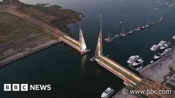 Lifting bridge reopening delayed for more repairs