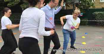 Mayor of Watford attends 'Colour Run' at Chater Junior School