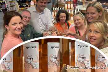Nieuwe wijn Ypr’enni moet bijzondere jeugdzorg steunen: “Klanten vragen al spontaan naar de wijn met de kat”