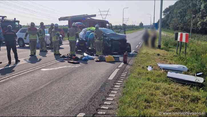 Dronten - Twee gewonden bij ongeluk op kruising Dronterweg