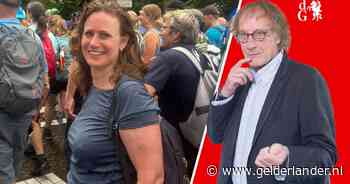 Ik hoop dat die mevrouw die een minuut te laat was bij de registratiebalie bedolven wordt onder de gladiolen