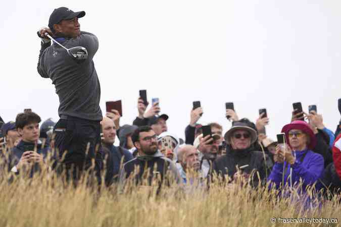 Tiger Woods in danger of missing cut at British Open again after 8-over 79 at Royal Troon