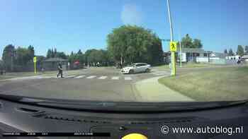 Video: oversteken, levensgevaarlijk!