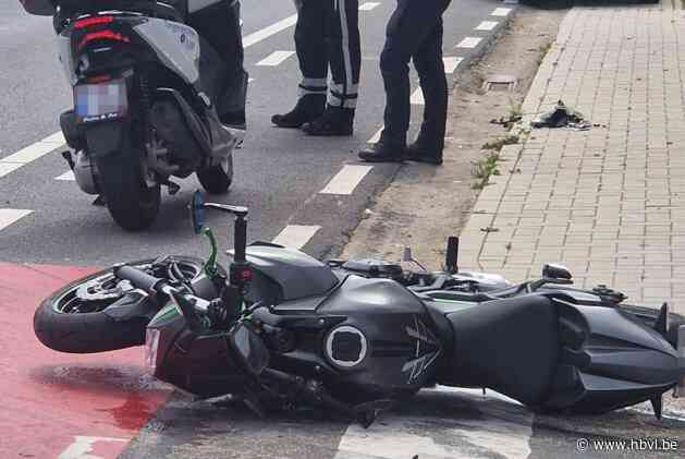 Motorrijder (25) gewond bij aanrijding in Hoeselt