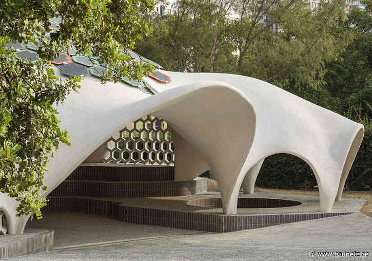 Betonschalen für die Universität
 - Pavillon in Málaga von Juan Gavilanes Veláz de Medrano und Ferrán Ventura Blanch