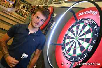Ooit wereldkampioen cyclocross, nu wil Nunjo (21) de top van het darts veroveren: “Elke dag gooi ik, al is het maar een kwartier”
