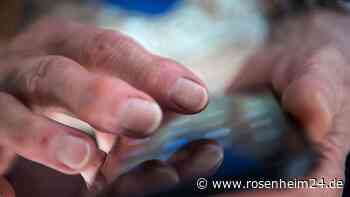 Rentnerin (80) versucht zu küssen und unsittlich berührt - Opfer schießt Foto von mutmaßlichen Peiniger