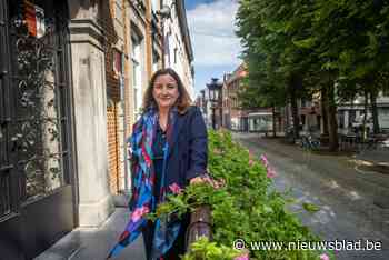 Actrice Mieke De Groote over haar Maaseikse moeder: “Als ik vroeg wie mijn vader was, begon ze te zingen”