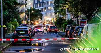 Meterslang bloedspoor na mogelijk steekincident in Amersfoort; zeker vijf personen (zwaar)gewond