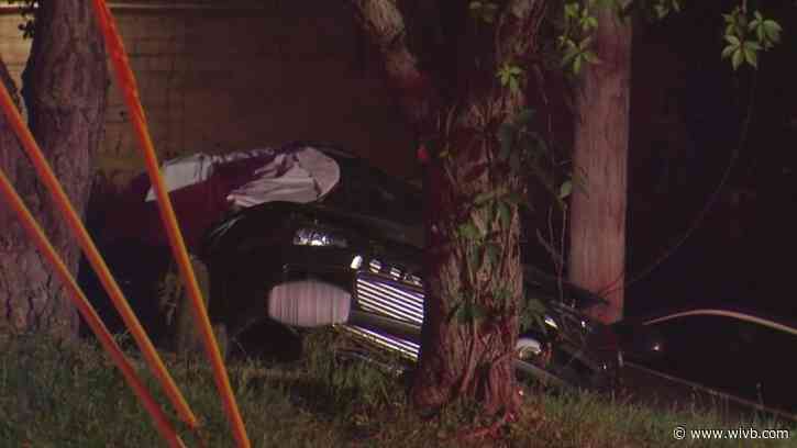 2 seriously injured after single-vehicle crash in Black Rock neighborhood