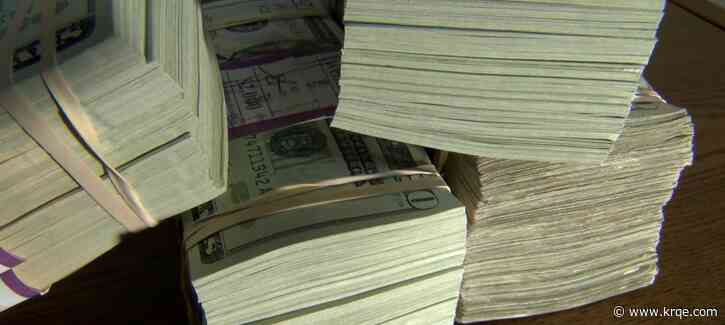 Former APS teacher, board speak on delayed retirement applications