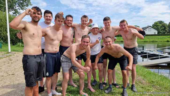 Pittige tocht van Texel naar Esch voor het KWF: 'Alles voor het goede doel'