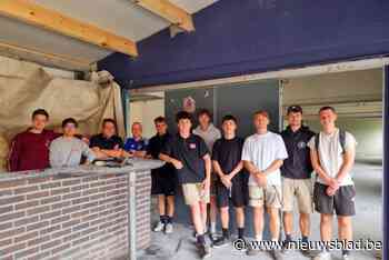 Schade aan Leestse chirolokalen na storm op 12 dagen hersteld: “Dakloos op kamp vertrokken en nu ligt er een nagelnieuw dak op onze lokalen”