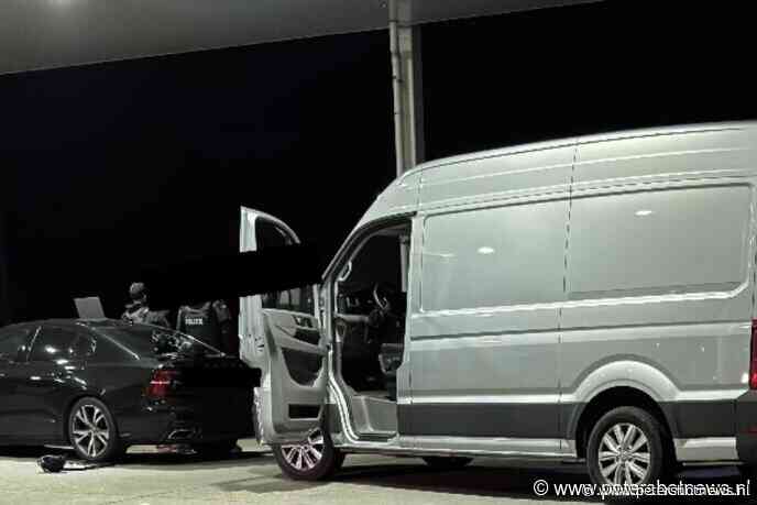 Politie valt voormalige kerk Amstelhoek binnen