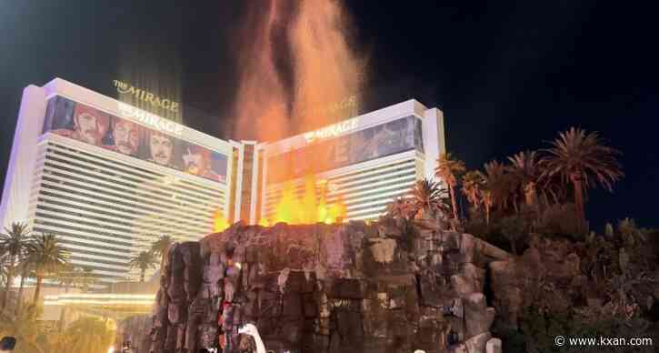 Las Vegas locals, tourists gather to watch The Mirage Volcano erupt one last time