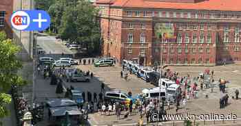 Demo in Kiel: Lauter Protest gegen Mahnwache für Magazin "Compact"