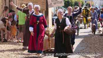 Kirchheim feiert ein fröhlich-buntes Marktfest mit Riesenrad, Rutsche und Ritterleben