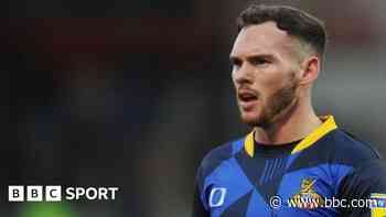 Salford sign winger Taylor after trial