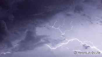 Park in Delmenhorst: Blitz trifft Familie - sechs Verletzte, zwei schweben in Lebensgefahr