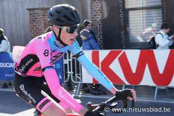Siebe Mortelé op het podium in Leuze-en-Hainaut