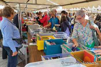 Boekenliefhebbers verzamelen zondag op marktplein