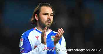 Ex-Blackburn star Bradley Dack in talks with League Two club