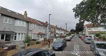 Abercairn Road Streatham 'stabbing': Man in hospital
