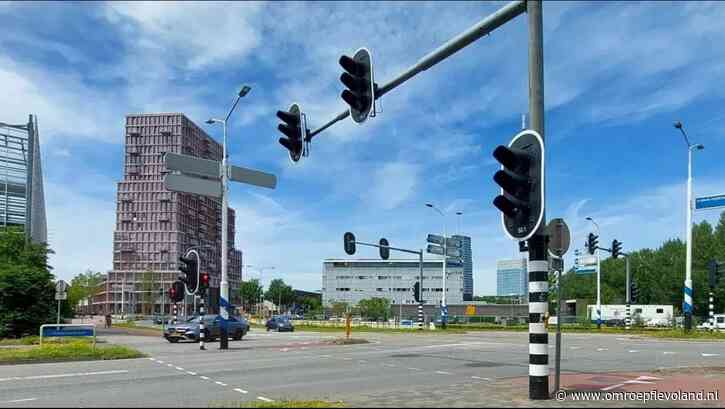 Almere - Kruising Cinemadreef in Almere deze week dicht om winterschade te herstellen