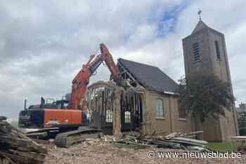 Kerk Brandhoek afgebroken: “Dit doet wel iets”