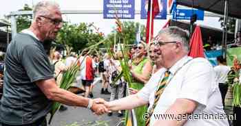 Deze bekende burgemeester is aan vakantie toe: Italië, korte broek, en ja, rijke pastasauzen: 'Maar ik val kilo's af!’