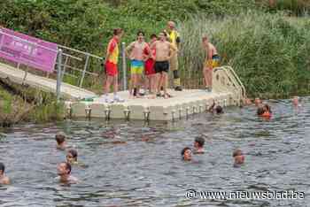 Nieuw ponton moet watersporters vlotter in en uit hun kajak laten: “Het is niet bestemd als zwemzone”