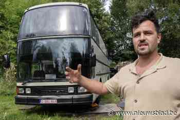 Koppel neemt jongeren uit voorziening met ‘woonbus’ mee op reis naar Noorwegen: “Waarom zouden zij geen vakantie mogen hebben?”