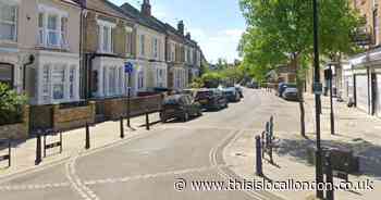 Oldhill Street, Hackney: man in hospital after stabbing