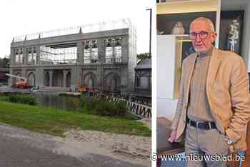 Kleinere versie van Notre Dame vormt decor voor openlucht musical: “En ook op het water wordt gespeeld”