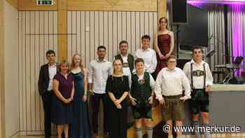 Mit dem Abschlusszeugnis in der Tasche einem neuen Kapitel des Lebens zuwenden