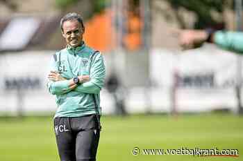 Is de hint duidelijk? STVV-coach debuteert op veld van Anderlecht en... doet dat al klagend