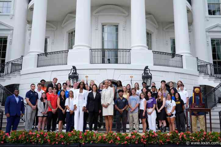 Texas rowing, volleyball teams visit White House after national title seasons
