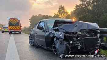 Junger Autofahrer kommt auf A94 bei Starkregen ins Schleudern